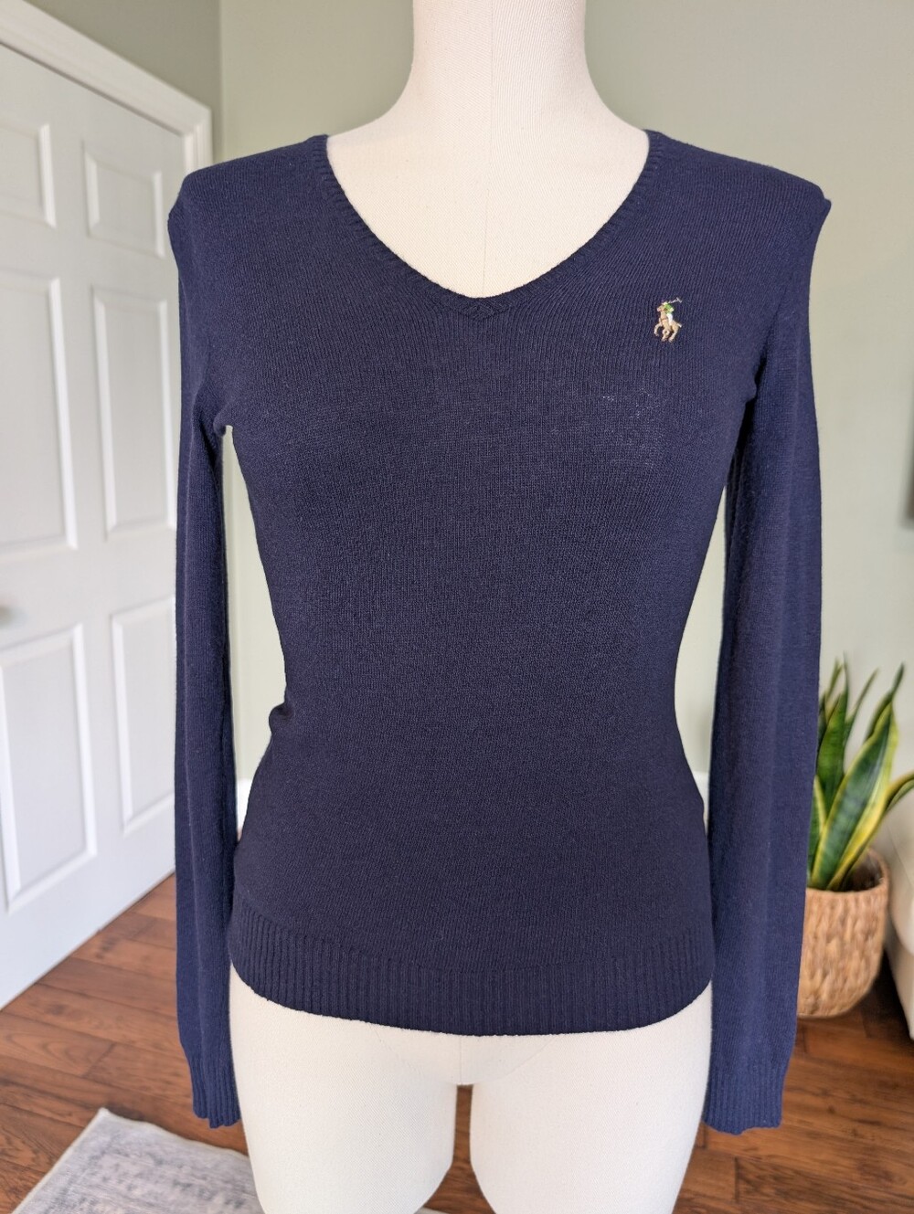 Y2K Ralph Lauren Women’s Navy Blue V Neck Knit Sweater Long Sleeves XS/S
